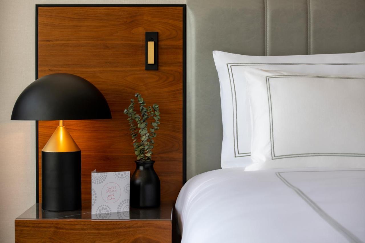 Swissotel Living Dschidda Exterior foto A guest room at the hotel