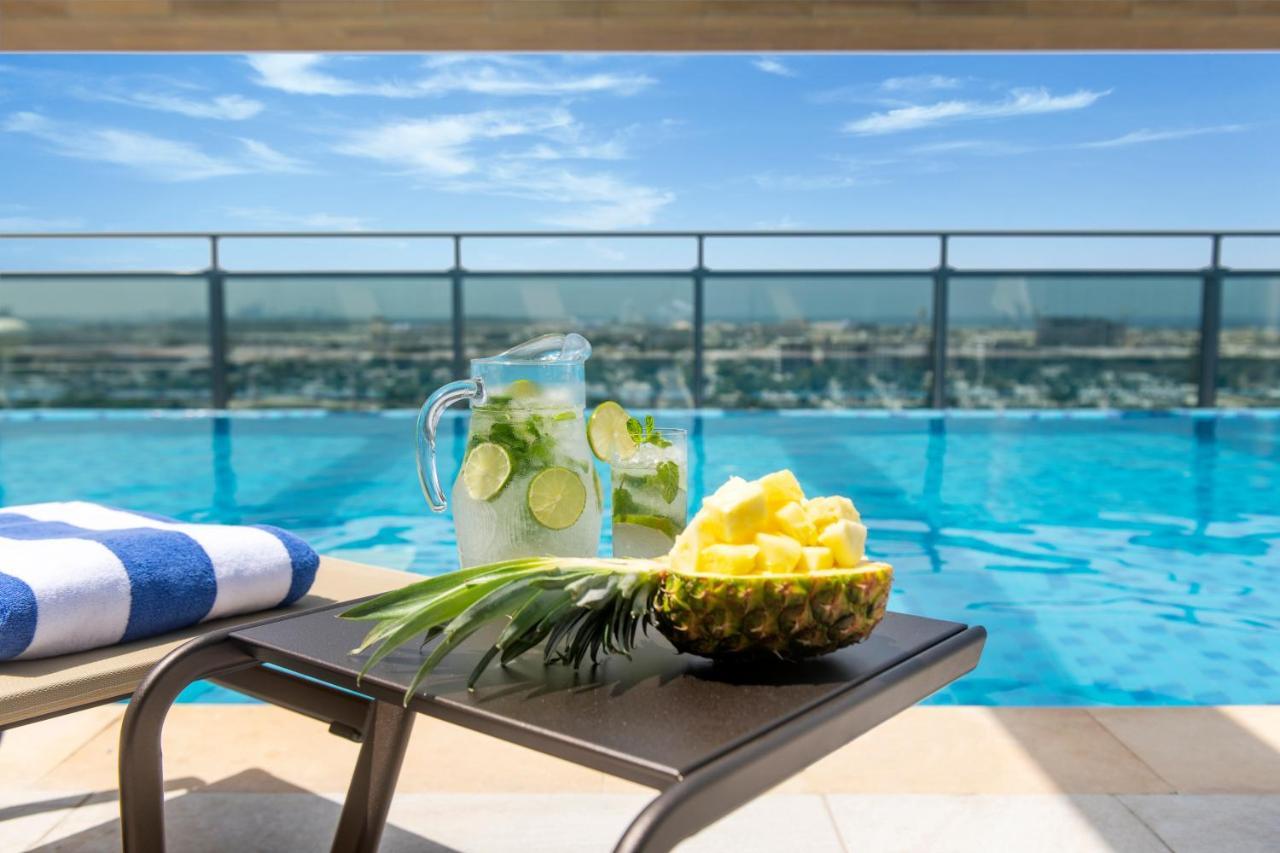 Swissotel Living Dschidda Exterior foto The pool at the hotel
